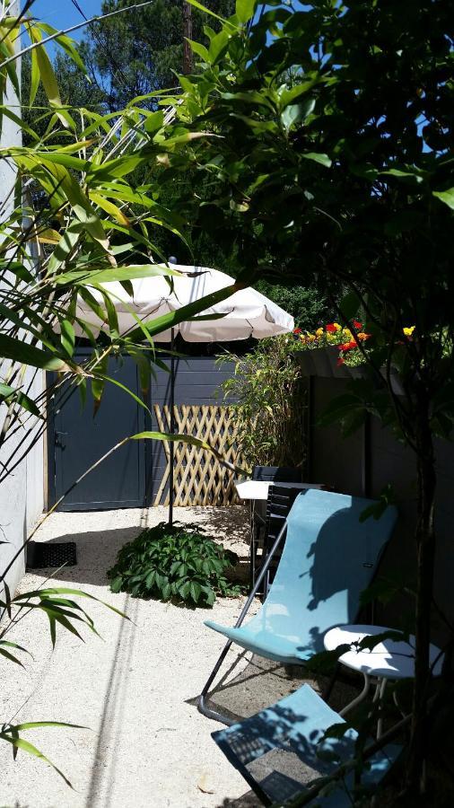 Charmant Studio: Quiet Oasis with Pool in Villeneuve-lès-Avignon Exterior photo